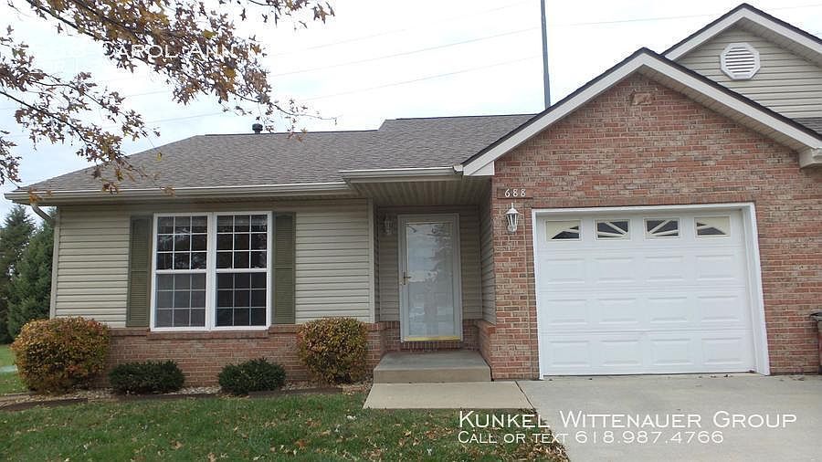 1st image of 688 Carol Ann Dr