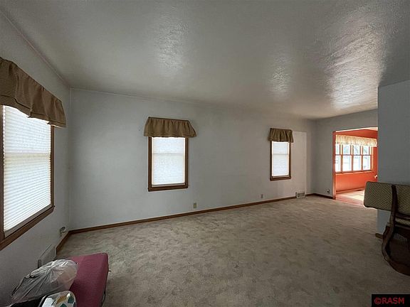 5th image of 624 4th St S