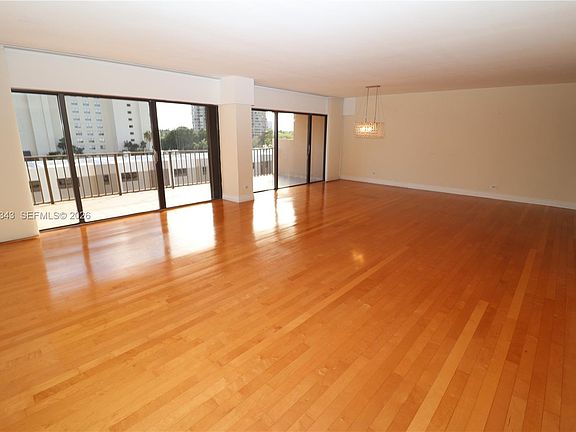 2nd image of 1800 NE 114th St APT 608