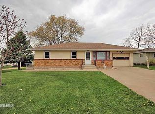 513 Shumway St, Lena, IL 61048