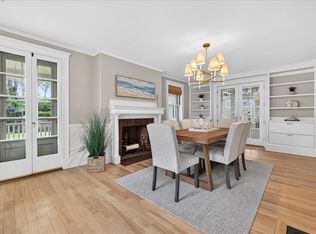 21 Middle St, Hingham, MA 02043