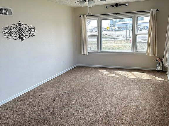 5th image of 203 E Fulton St