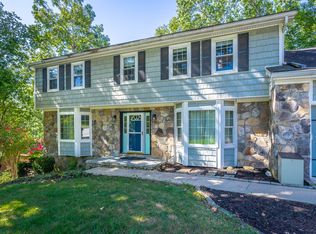 1808 Colonial Shores Dr, Hixson, TN 37343