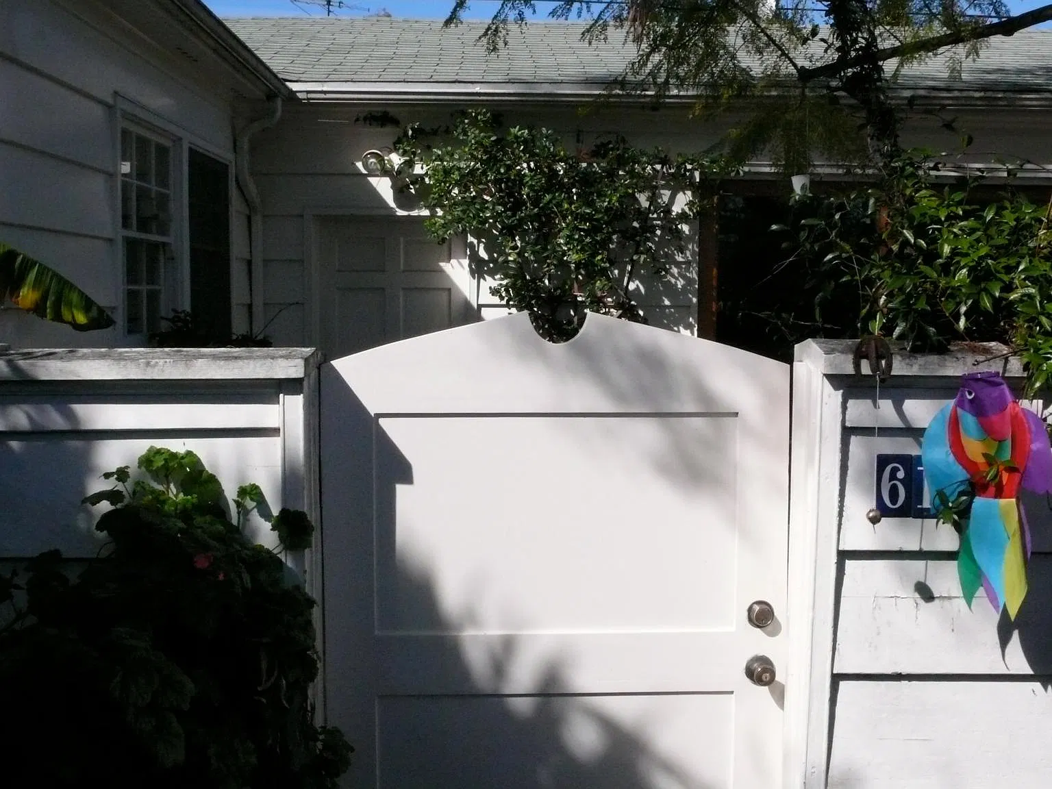 3 bed, 2300 sqft, $8,750 — Photo 2