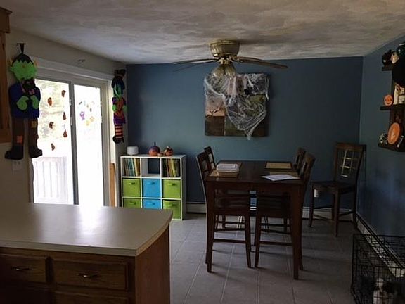5th image of 2 Karen Ln #B