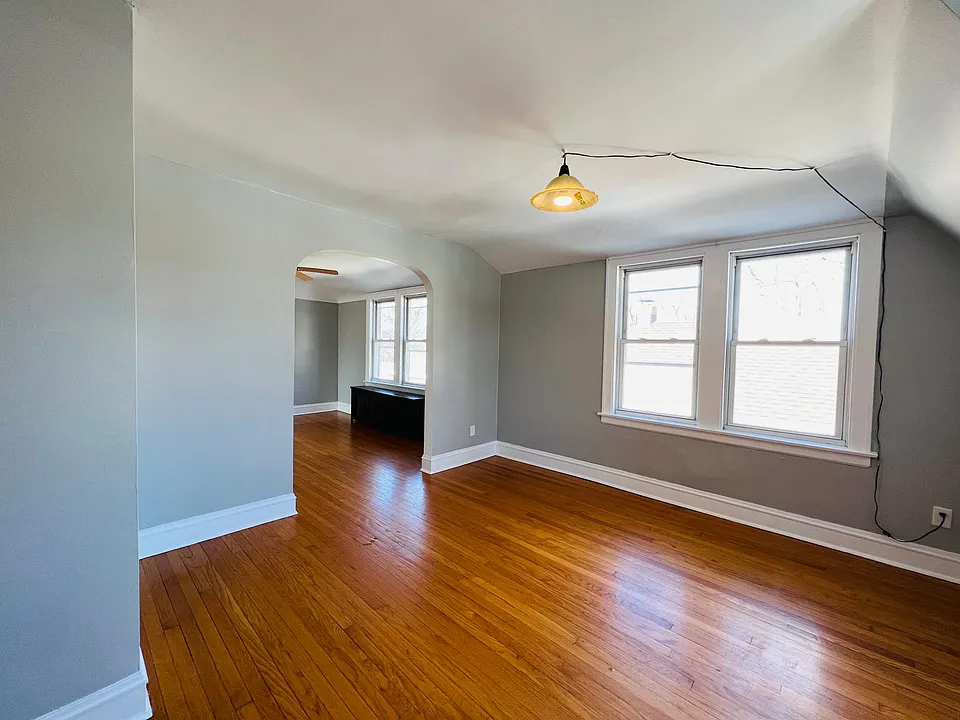 3050 N Normandy Ave #2