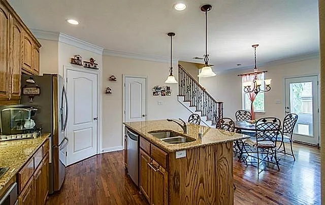 557 Mobley Way — Photo 9