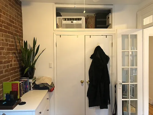 Rented by LJ Sloane Management | media 19