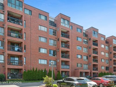 3700 Capri Ct APT 607, Glenview, IL, 60025