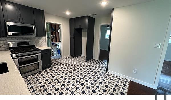 1st image of 342 Saratoga Dr