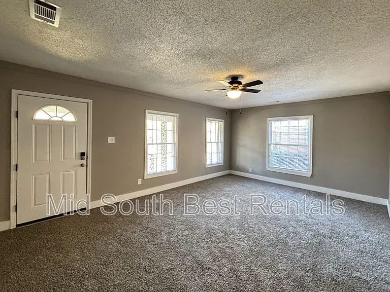 2505 S Ringo St — Photo 3