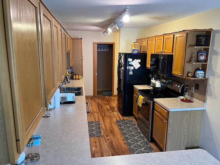 1650 Wellington Ln — Photo 15