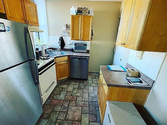 3rd image of 36-11 Steinway St #2