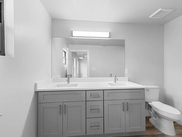 6151 Hershey Ave — Photo 21