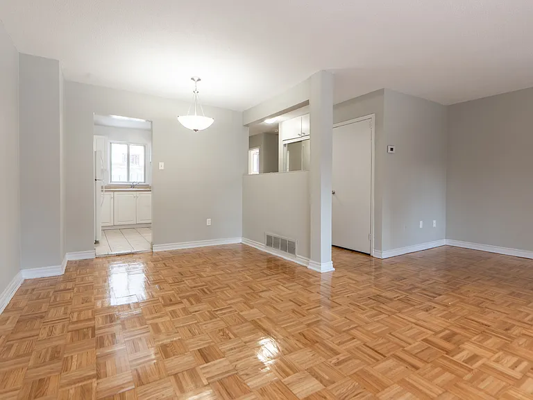 2 Secord Ave — Photo 28