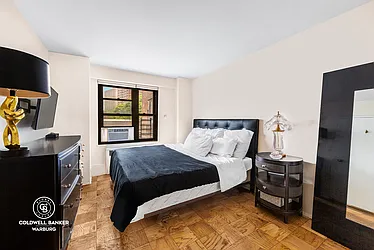 Rented by Coldwell Banker Warburg