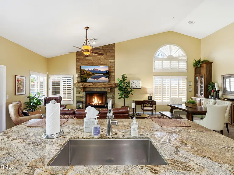 7642 E Hartford Dr — Photo 14