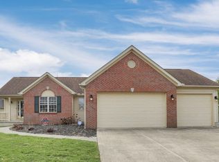 300 Farms Way Dr, Pataskala, OH 43062