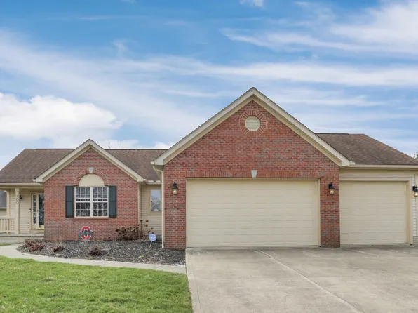 300 Farms Way Dr, Pataskala, OH 43062