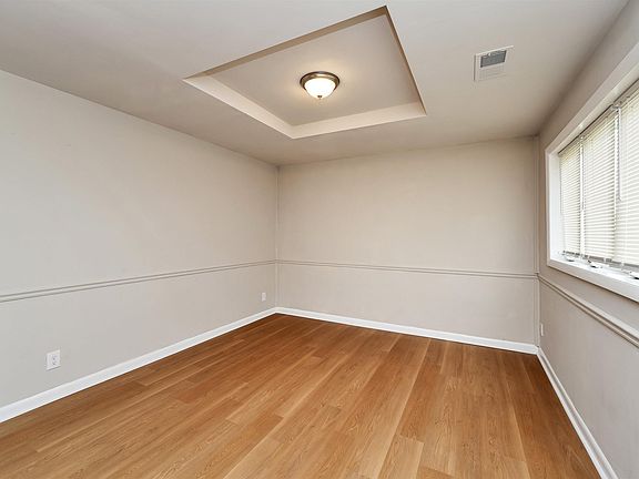 5th image of 24380 Sycamore Ln