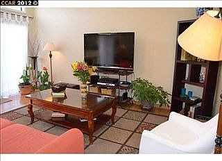 4th image of 4421 Valley Ave