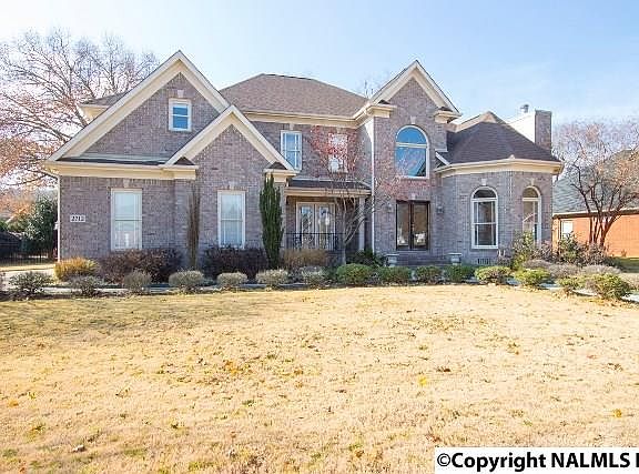 2nd image of 2712 Arbor Oak Dr SE