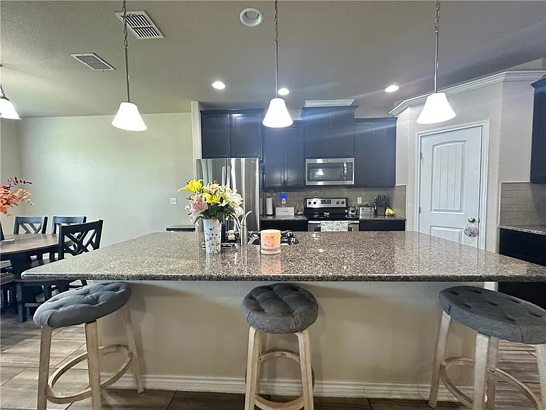 1016 Santa Catalina St — Photo 6