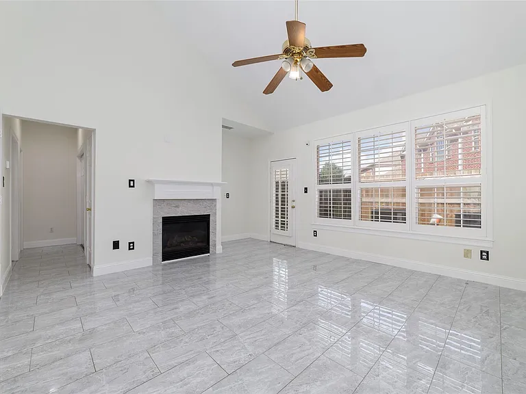 1408 S Friendswood Dr #804 — Photo 9