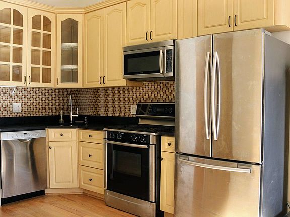3rd image of 2148 45th Ave APT 1L