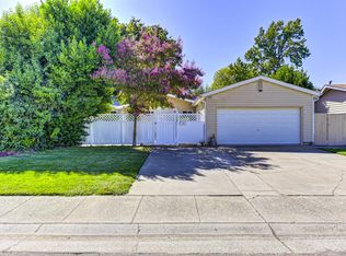 1460 Oakhurst Way, Sacramento, CA 95822