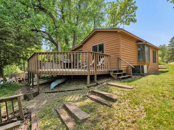 27 Lakeshore Dr, Wilmington, IL 60481