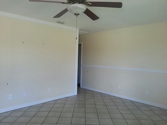 3rd image of 2917 N San Antonio Ave