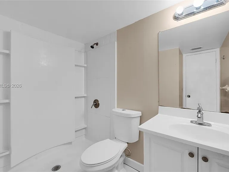 9964 Twin Lakes Dr #35-B — Photo 29