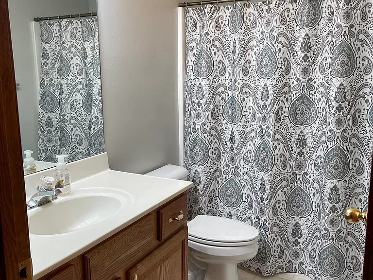 106 Meadowlands Dr — Photo 5
