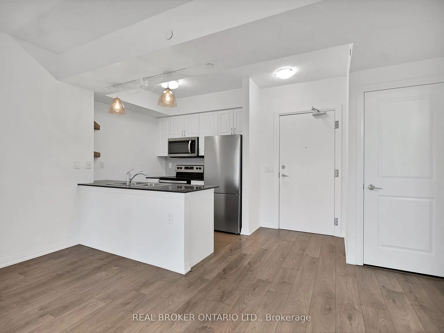 2 bed, $2,700 — Photo 4