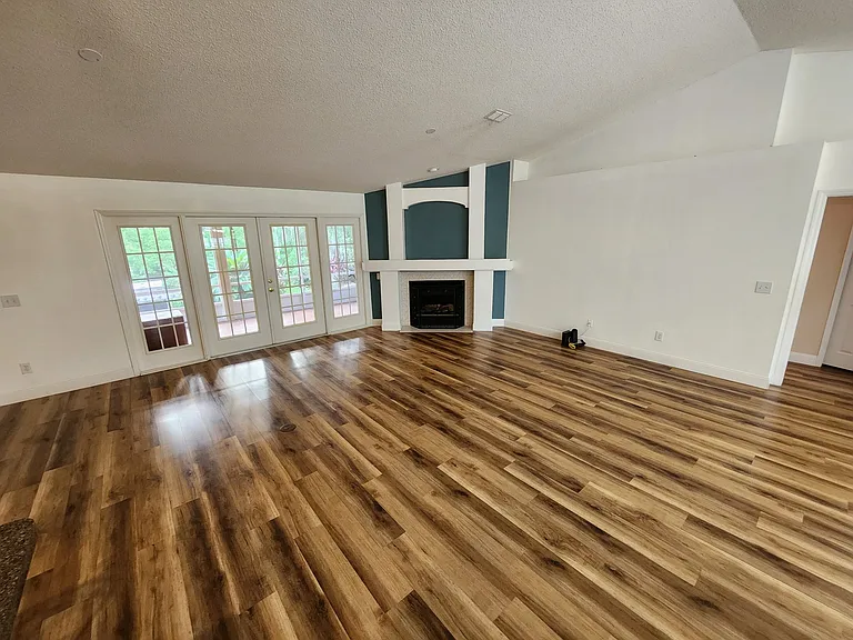 1415 Bent Oaks Blvd — Photo 3