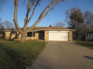 140 Fairway Dr, Battle Creek, MI 49015