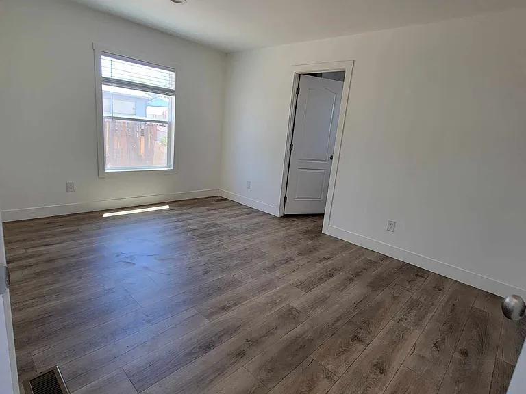 650 E Busby Dr #1E — Photo 6