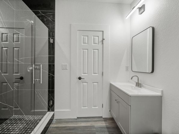 806 E Chelsea St APT 3