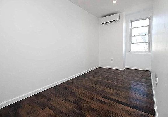 3rd image of 20-59 32nd St #2FR