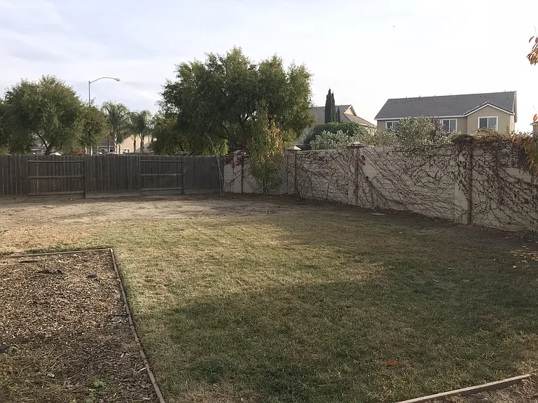 1235 Bluegrass Ct — Photo 36