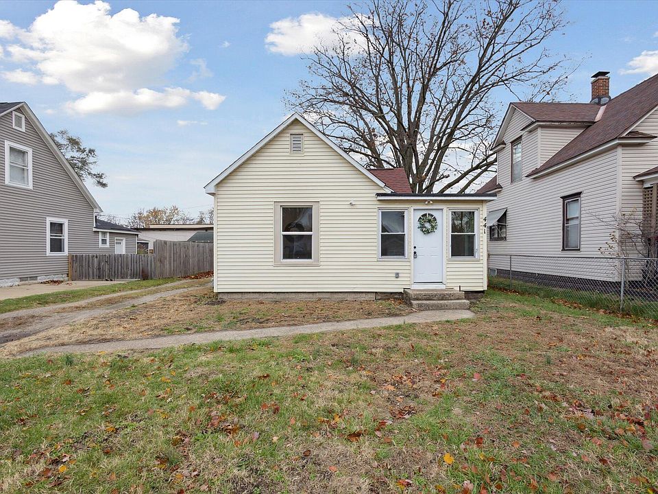 1st image of 441 W 20th St