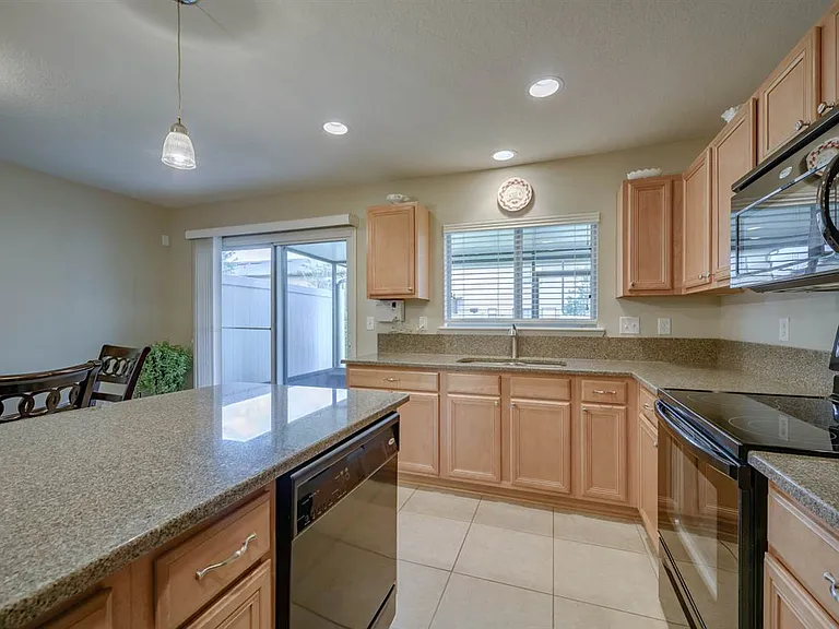 159 Crete Ct — Photo 6
