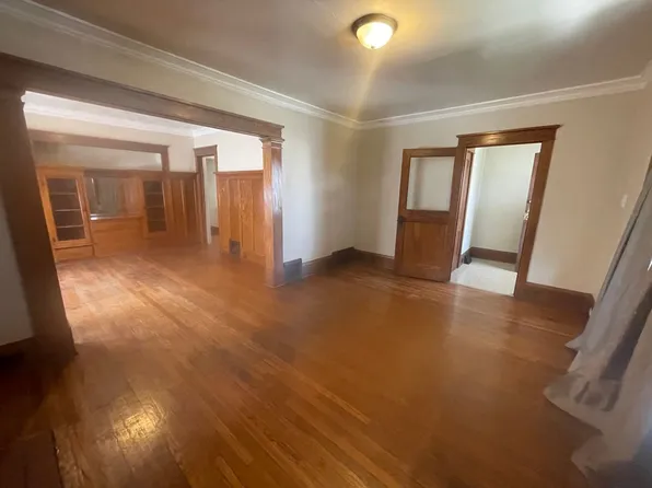 2945 N 36th St, Milwaukee, WI 53210