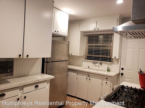 4th image of 2315 Lincoln Ave
