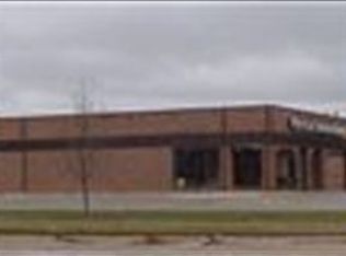 2324 Crossroads Blvd, Waterloo, IA 50702