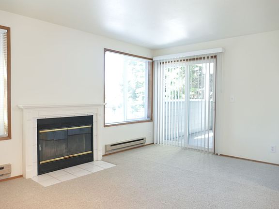 2nd image of 12314 32nd Ave NE APT 101