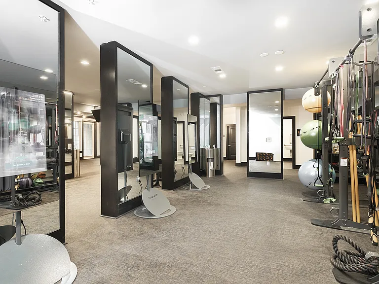 Capital Collective Luxury Apartments — Photo 18