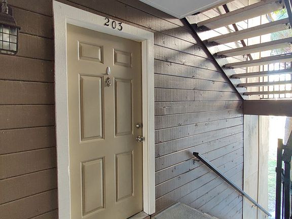 2nd image of 216 Afton Sq Unit 203