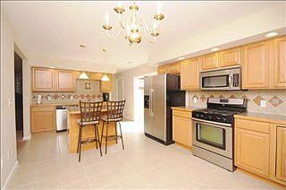 4th image of 533 S 35th St